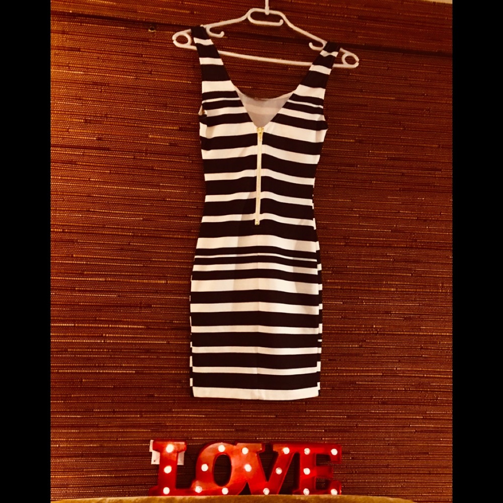 Sleeveless dress